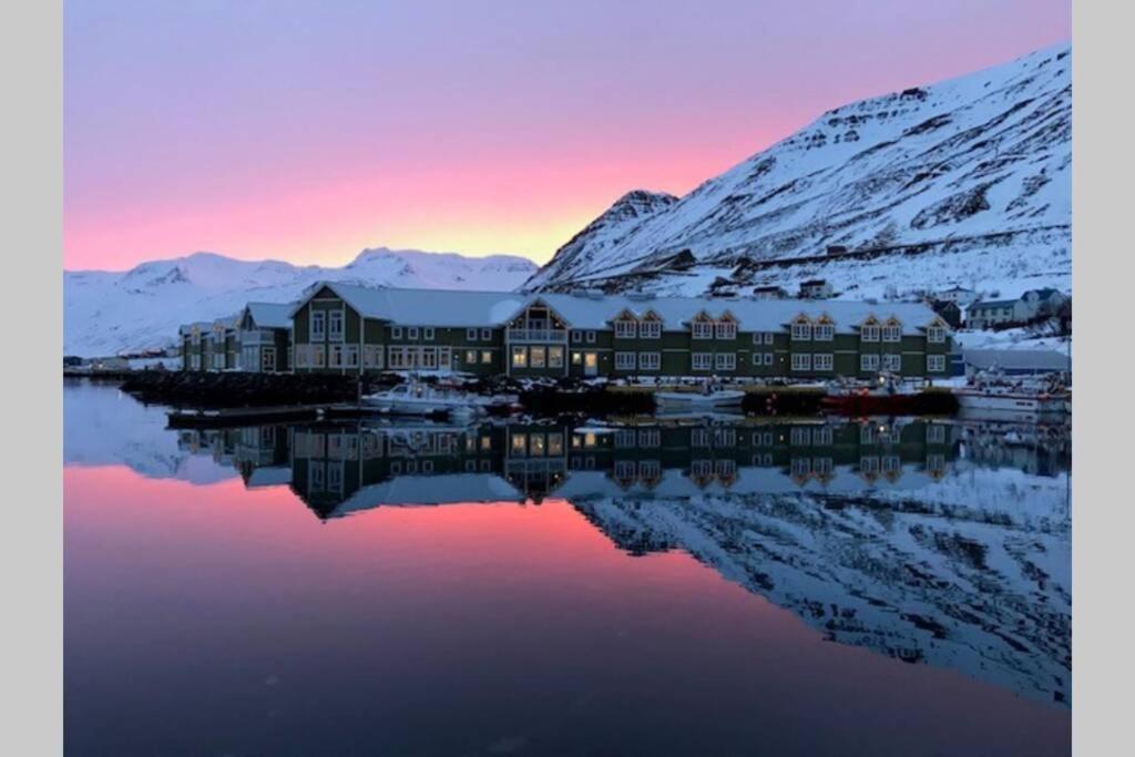 House With A Warm Soul In North Iceland Siglufjordur Exterior photo